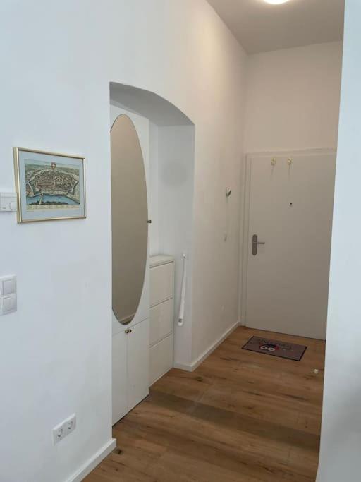 Stilvolle Wohnung Mit Terrasse/Garten Bécs Kültér fotó