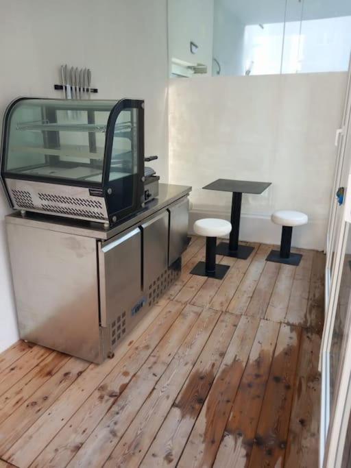 Stilvolle Wohnung Mit Terrasse/Garten Bécs Kültér fotó
