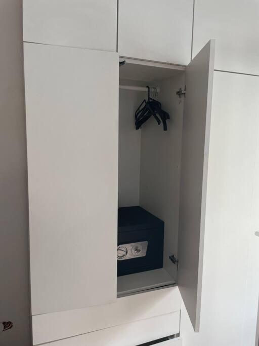 Stilvolle Wohnung Mit Terrasse/Garten Bécs Kültér fotó