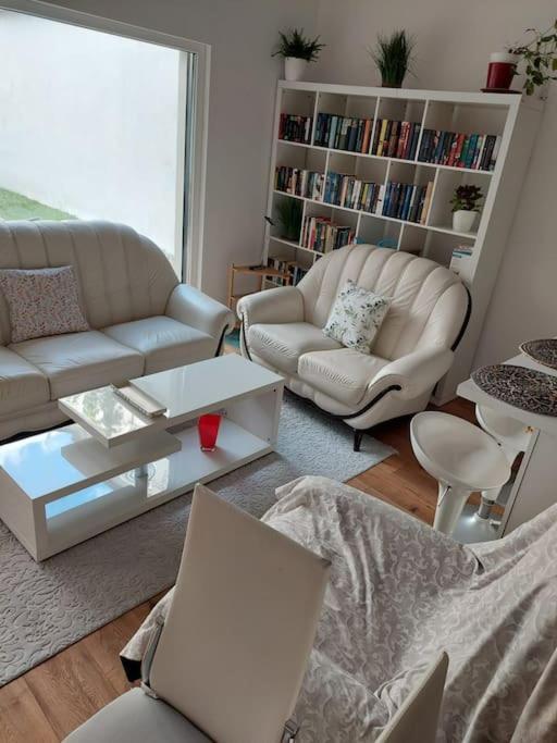 Stilvolle Wohnung Mit Terrasse/Garten Bécs Kültér fotó
