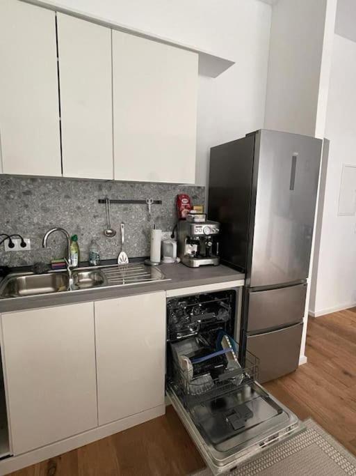 Stilvolle Wohnung Mit Terrasse/Garten Bécs Kültér fotó
