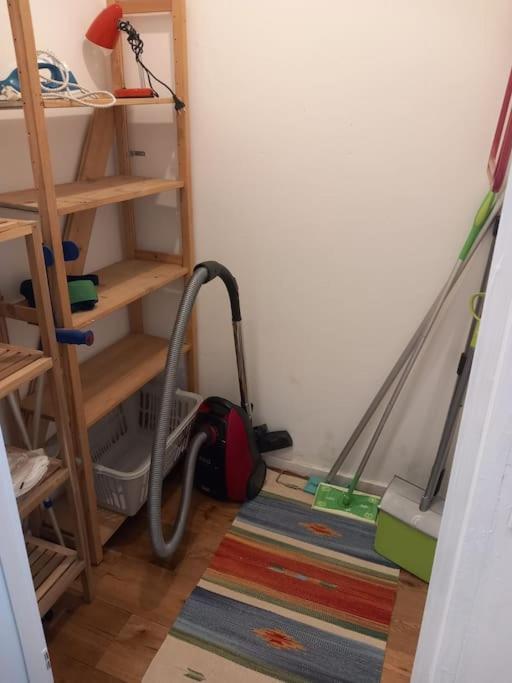 Stilvolle Wohnung Mit Terrasse/Garten Bécs Kültér fotó